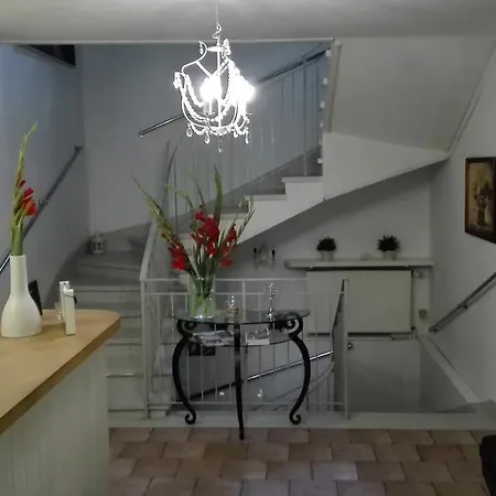 Le Matin Bed and Breakfast 2*
